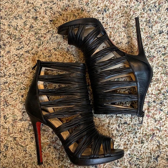 Christian Louboutin - Picture 2 of 6